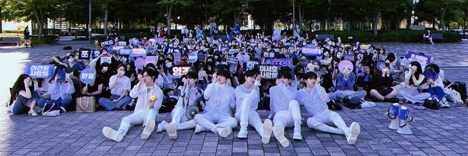 ꪔ̤̮ TINNE🌙 always with ONEUS 💙 5X 🌹 banner