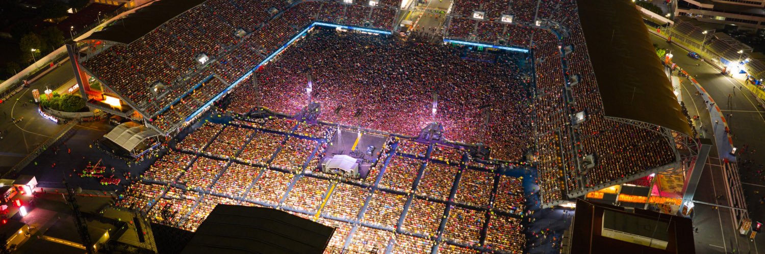 Marco Antonio Solís banner