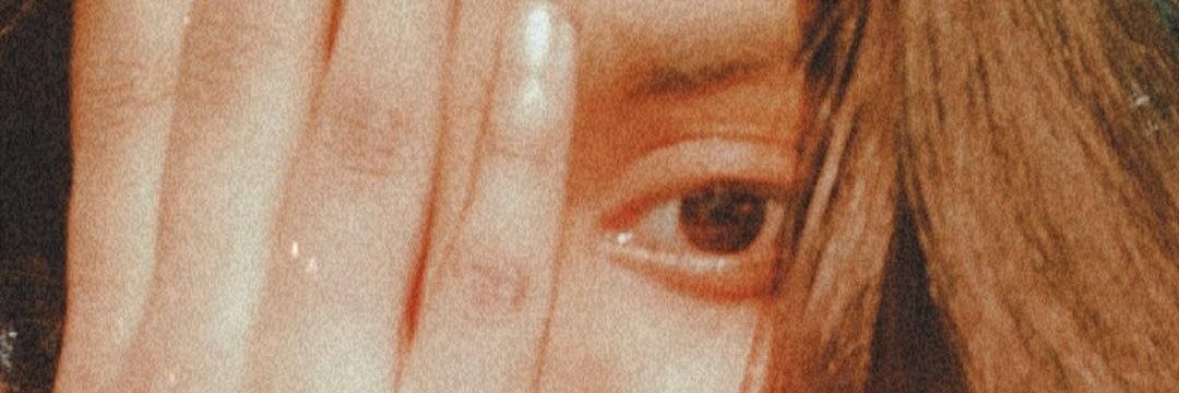 Raina Robert banner
