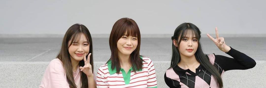 kawinthranit's profile banner image