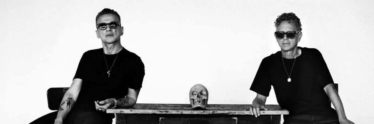 𝘥𝘢𝘷𝘪𝘣 banner