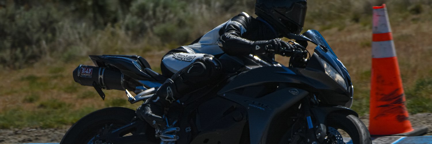 notapil's profile banner image