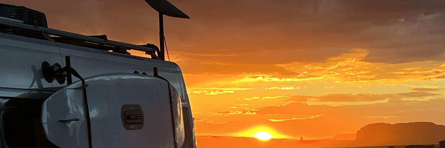 misschatter's profile banner image