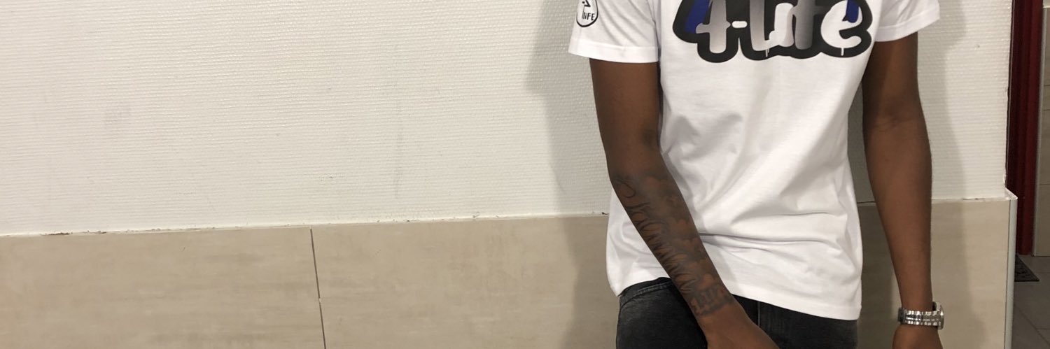 azx7740's profile banner image