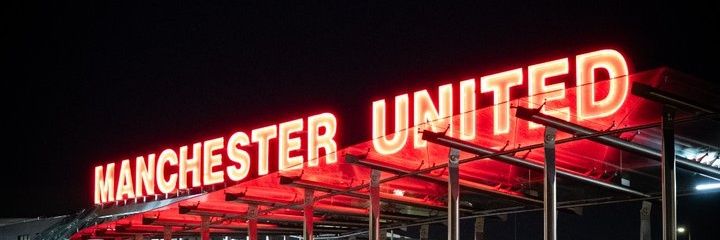 Tee banner