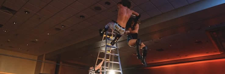 Andrew “The Giant” Everett 223cm banner