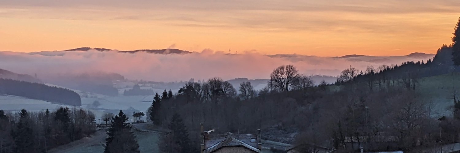 essair44's profile banner image