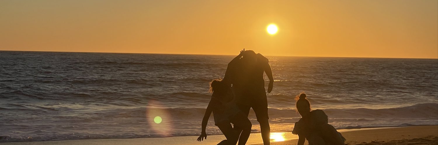 Raquelath96's profile banner image