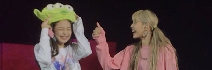 Nini banner