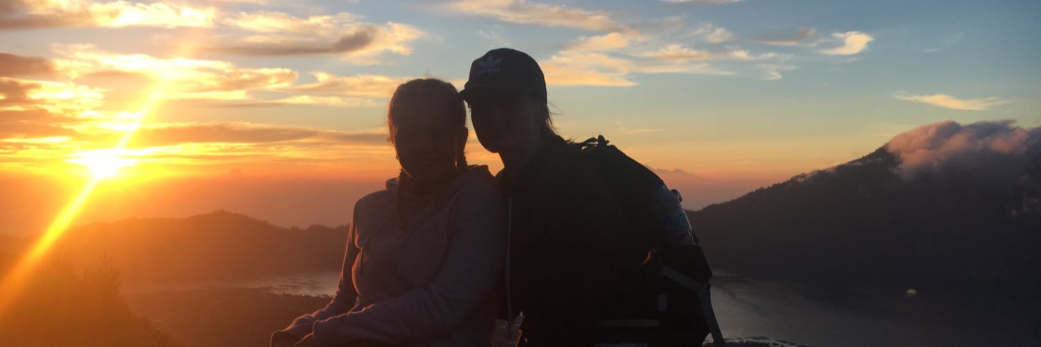 AlongCameHan_'s profile banner image