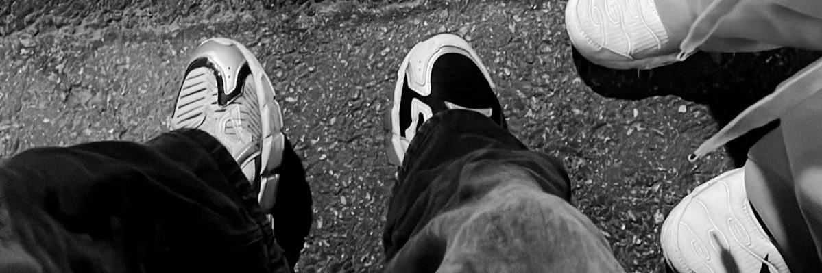 je banner