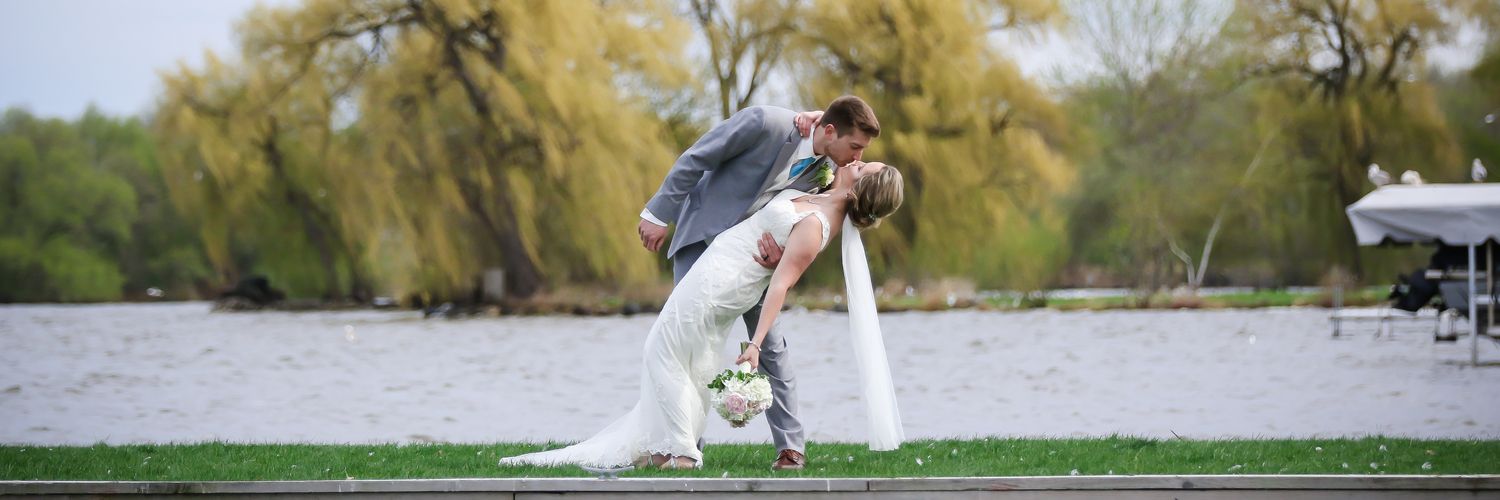 amandabechler's profile banner image