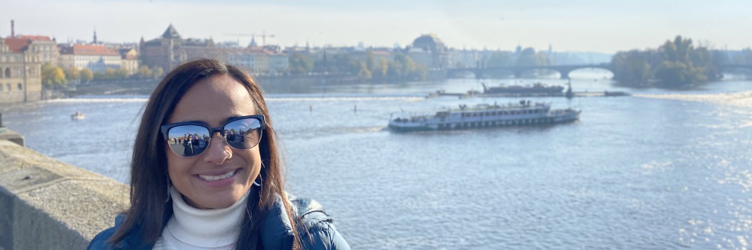 CAROLINA CASTRO R banner