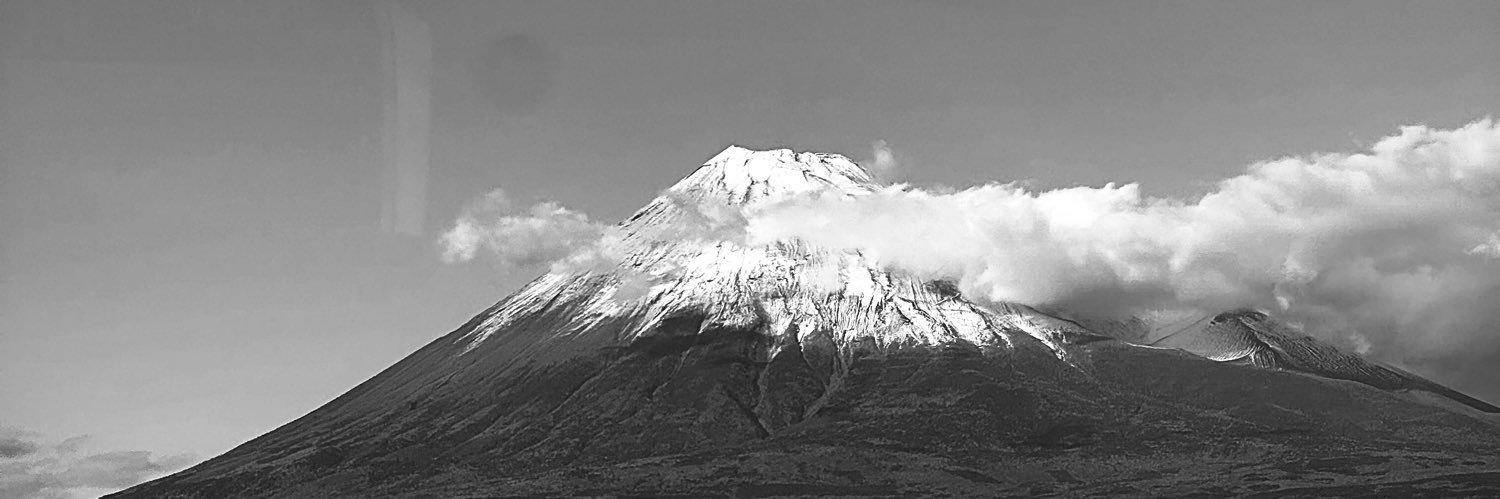 leecrump1's profile banner image