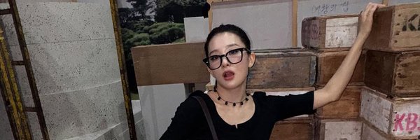 ddeulgiseyo Profile Banner
