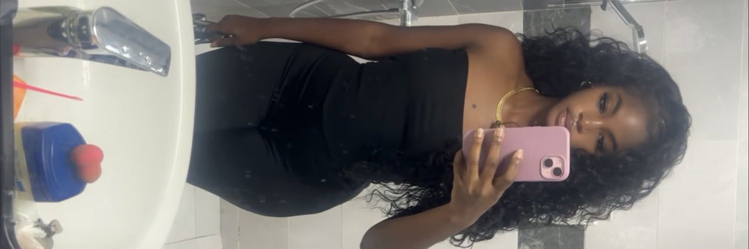 Fely with the body 🧜🏽‍♀️✨'s banner