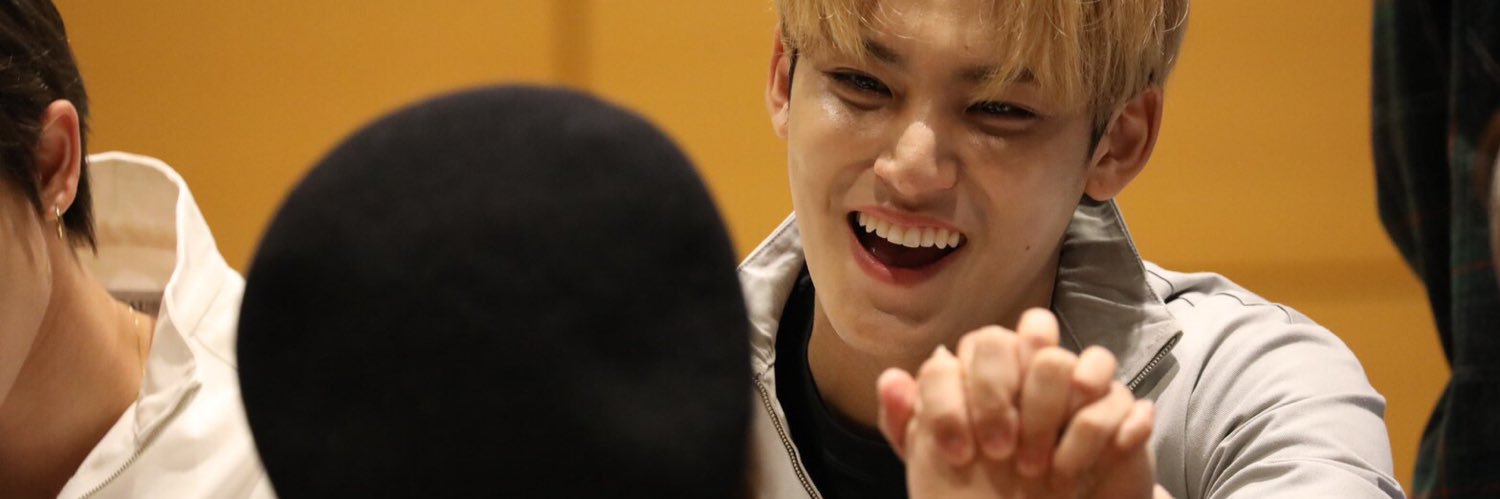 2015x85's profile banner image