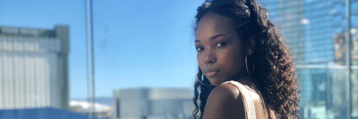 OumouLee's profile banner image