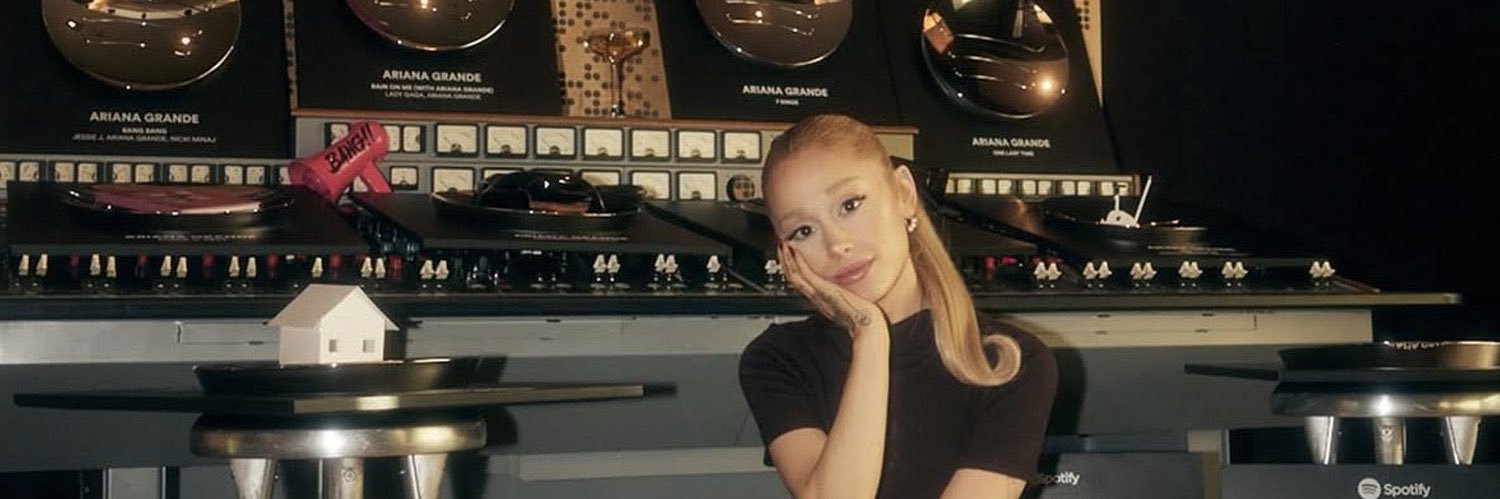 dina ✮ IS SEEING ARIANA banner