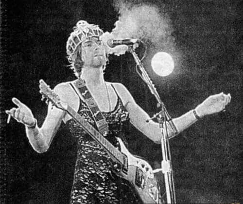 loallalla's profile banner image