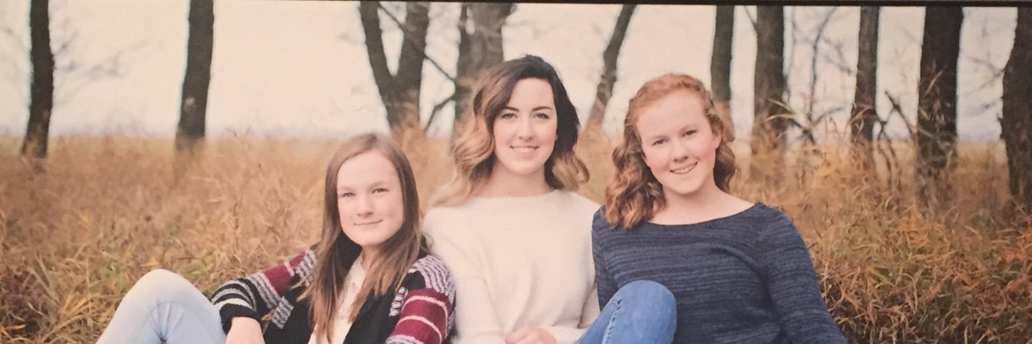 younglady2211's profile banner image