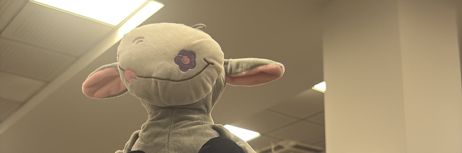 ycemreee5's profile banner image