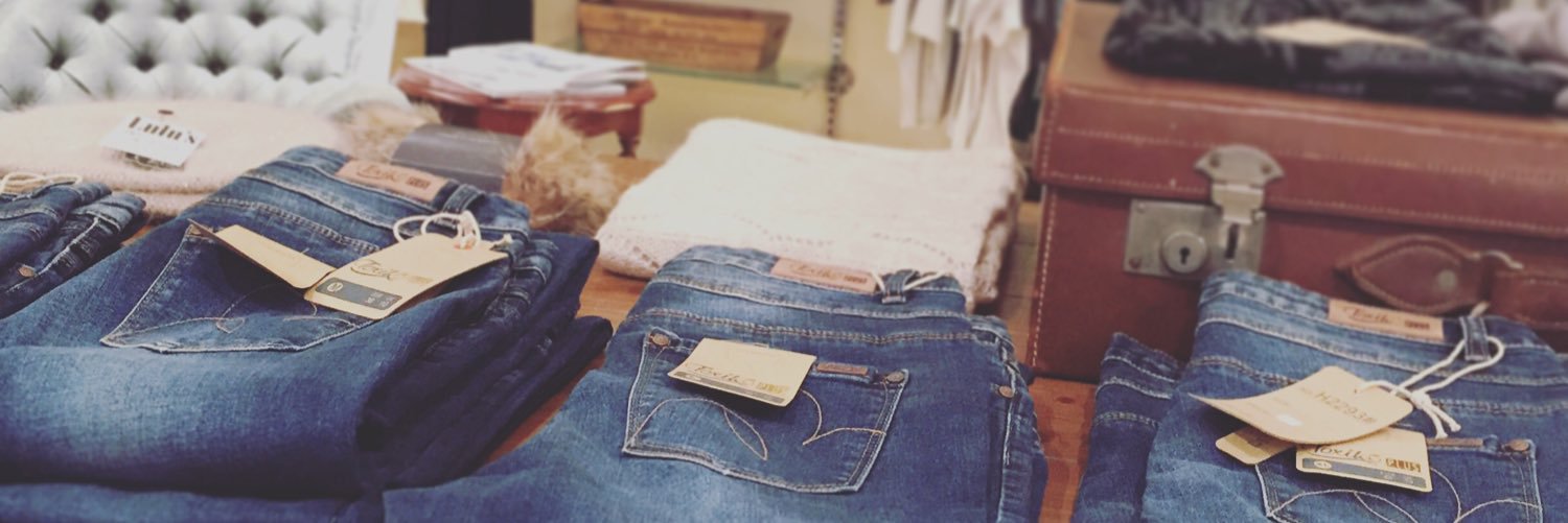 lulus_clothing's profile banner image