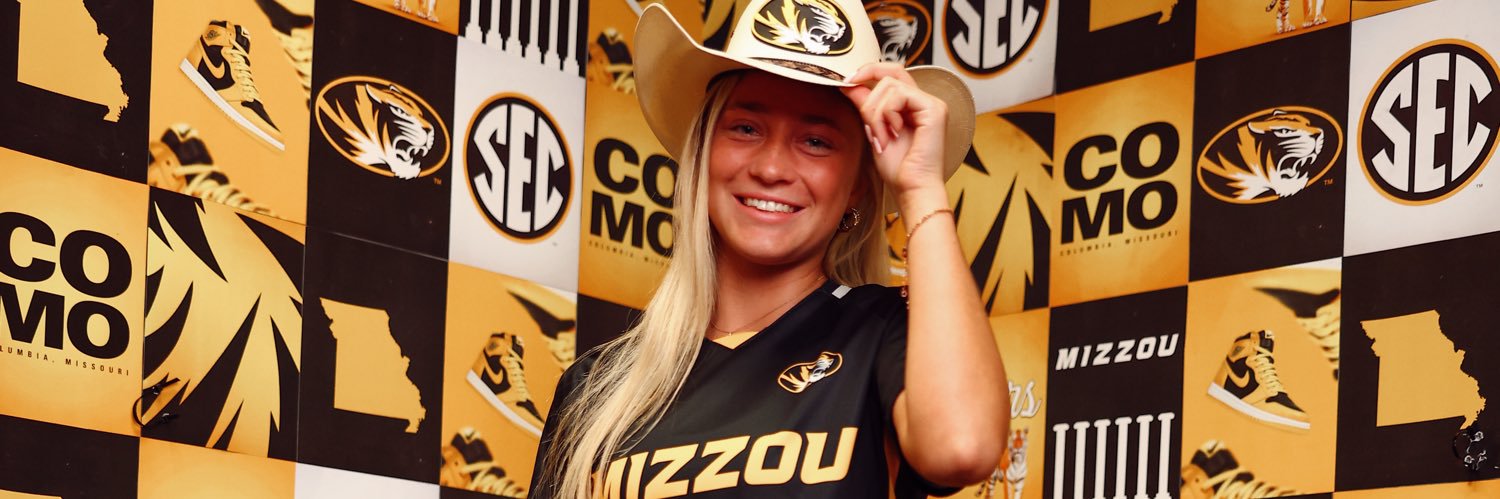 emily derucki banner