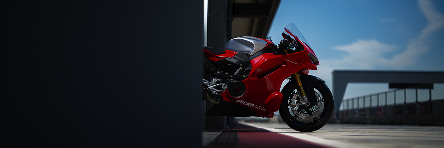 DucatiUKRacing's profile banner image