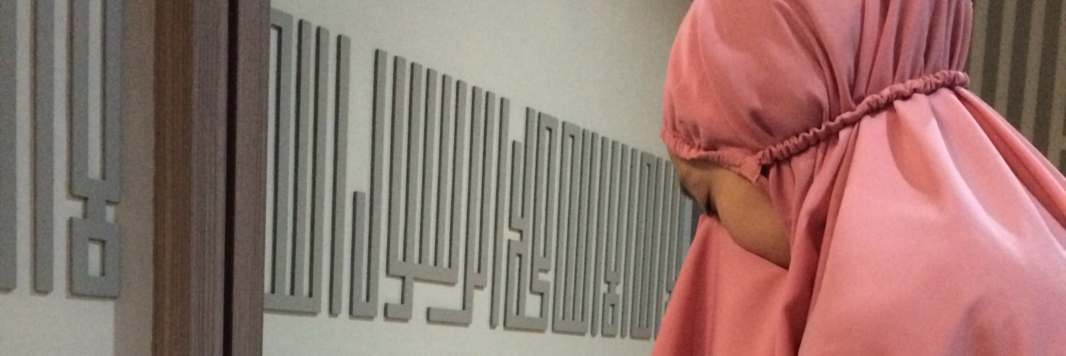 aprillahnaa's profile banner image