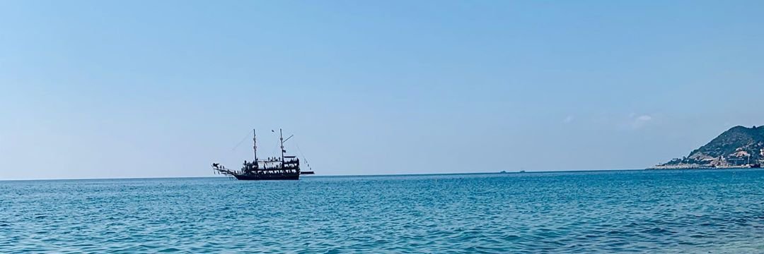 akadmi's profile banner image