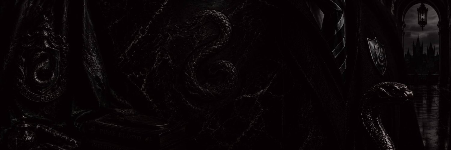 silkloree's profile banner image