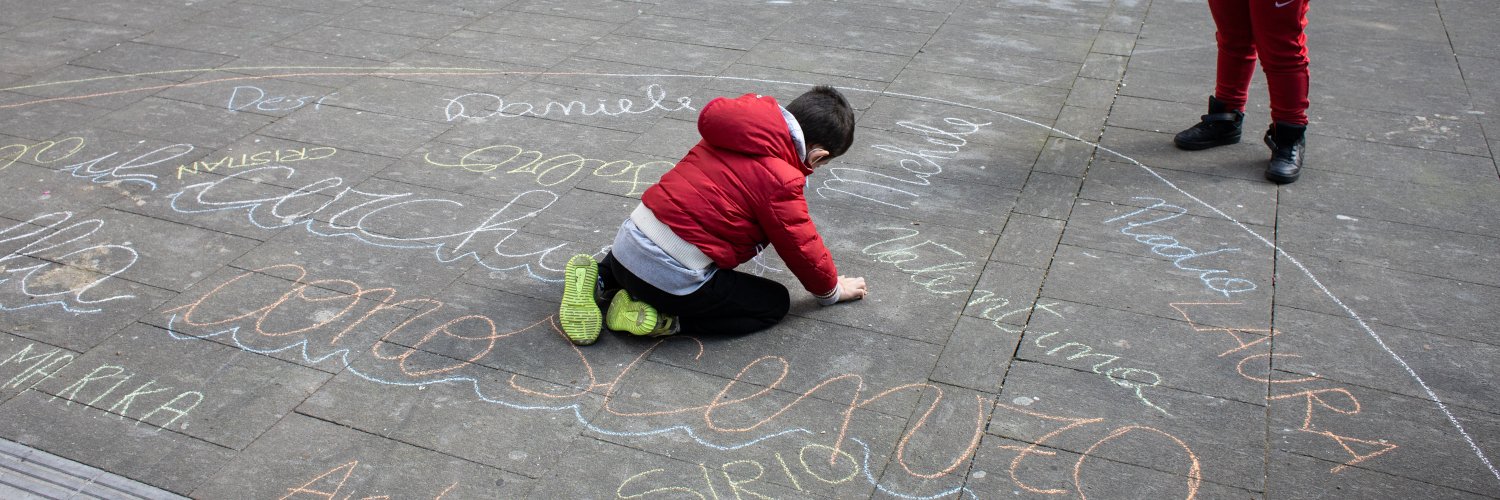 Laura Mentini banner