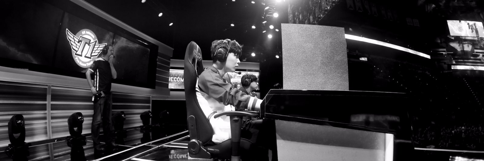 ari_rg's profile banner image