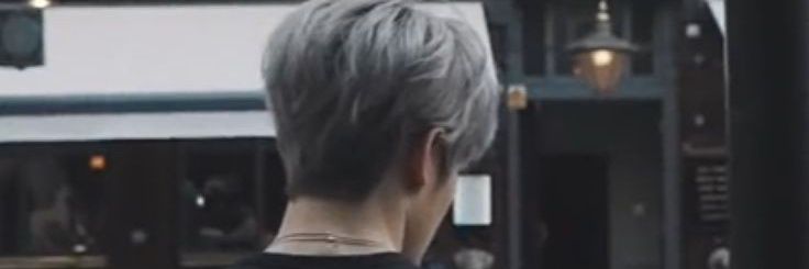 Q banner