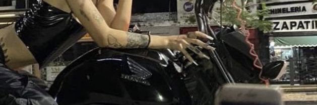 v banner