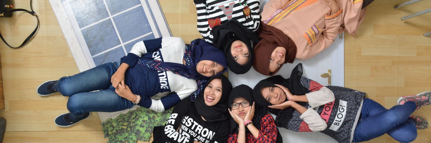hendy_yati's profile banner image