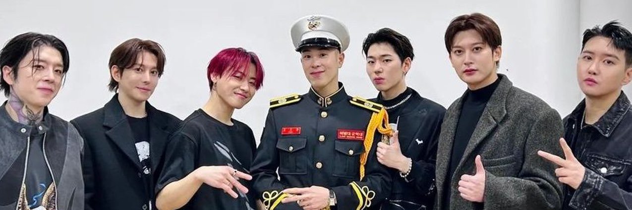 🐝 britt ⚢ ☭ ☁️🪽 banner