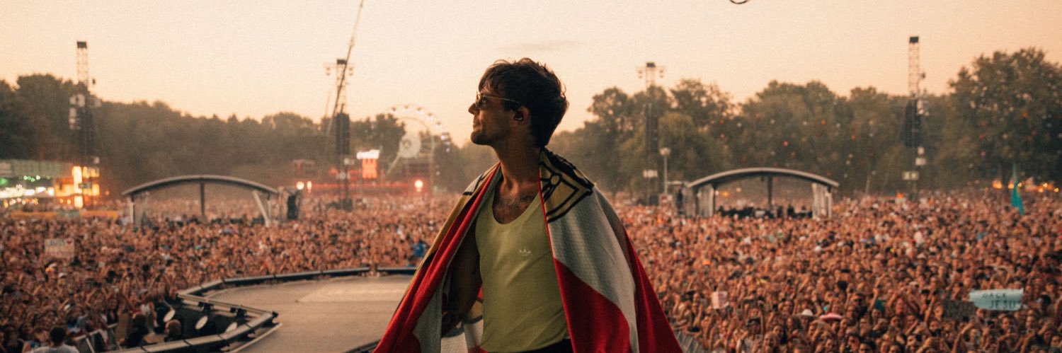 rebecca met louis ◟̽◞̽ banner