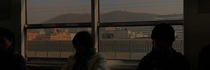 • banner
