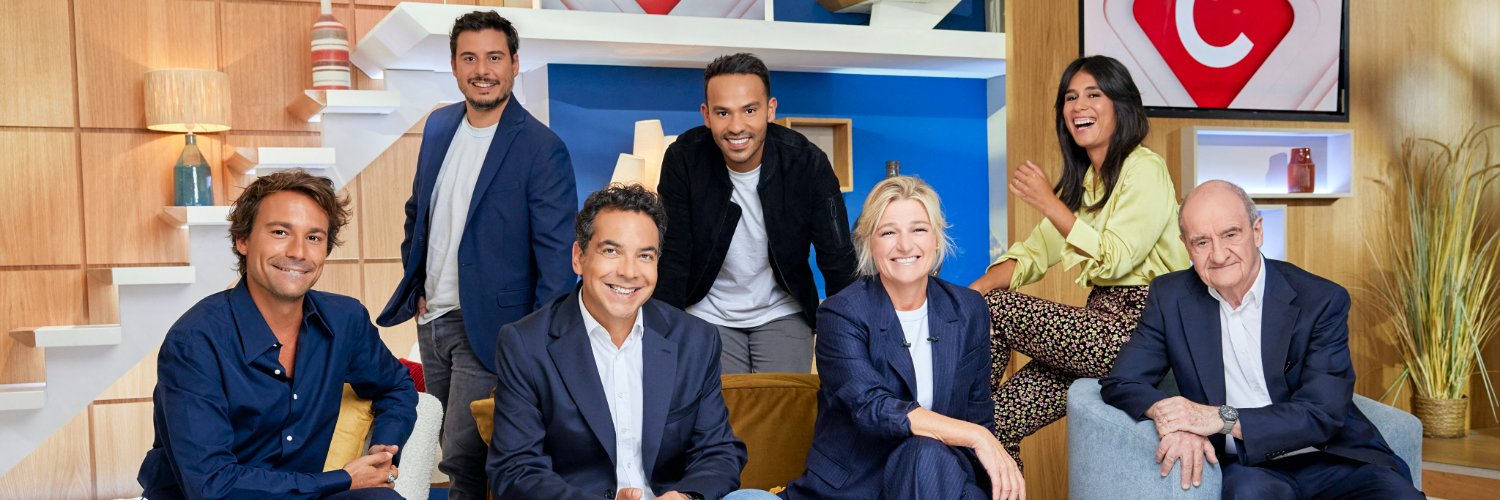 C à vous's banner