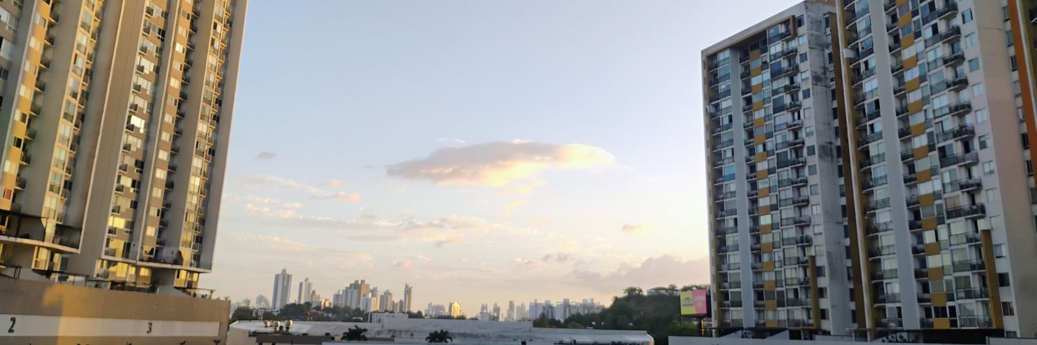 Little Squid 🐙🫰🎩 banner