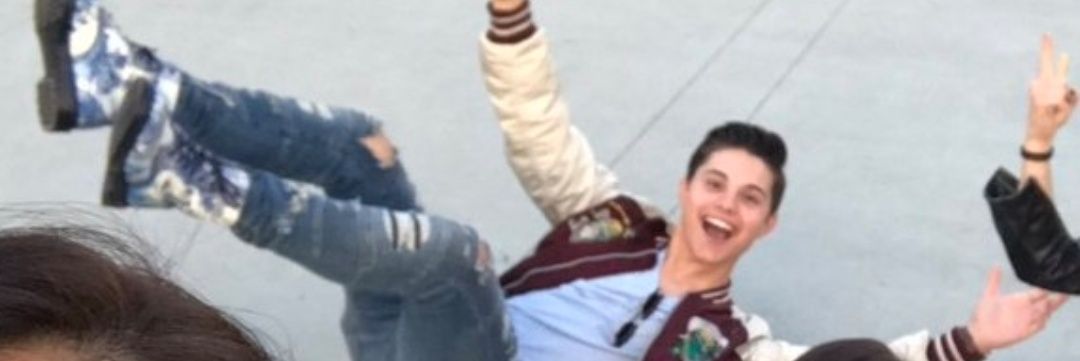 zachdontknow_👑 banner