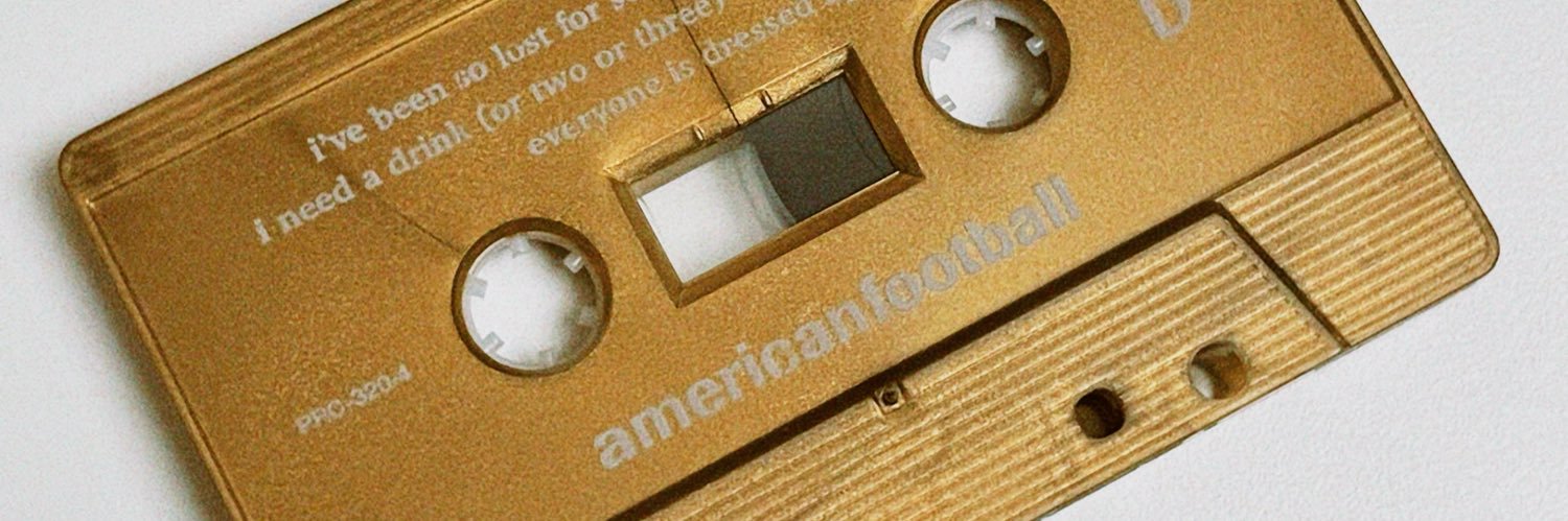 nilè 💙🦋 banner