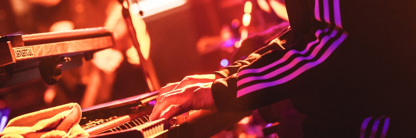 足立房文 Fusafumi Adachi banner