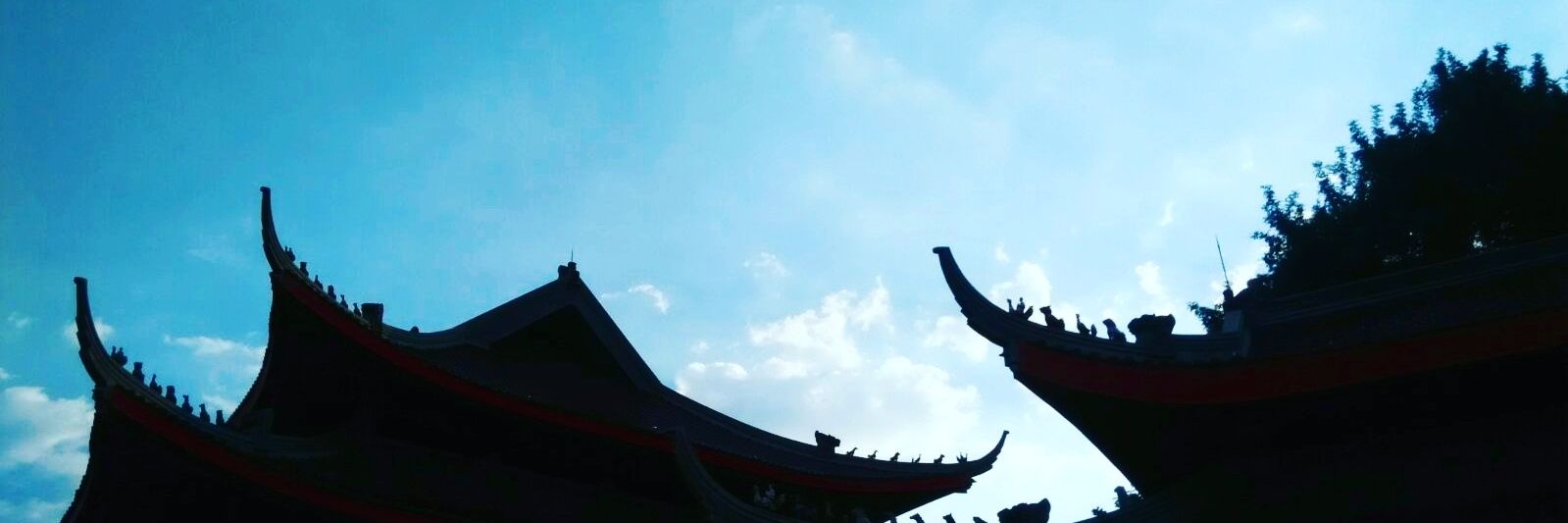 khonsss's profile banner image