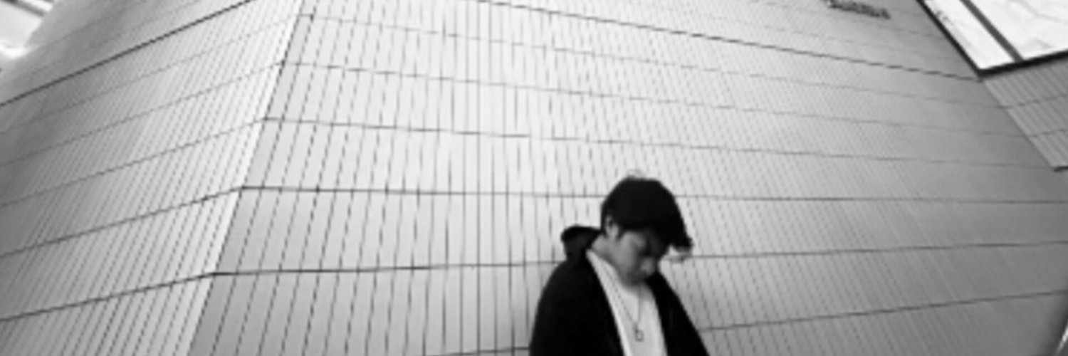momon ∞ banner