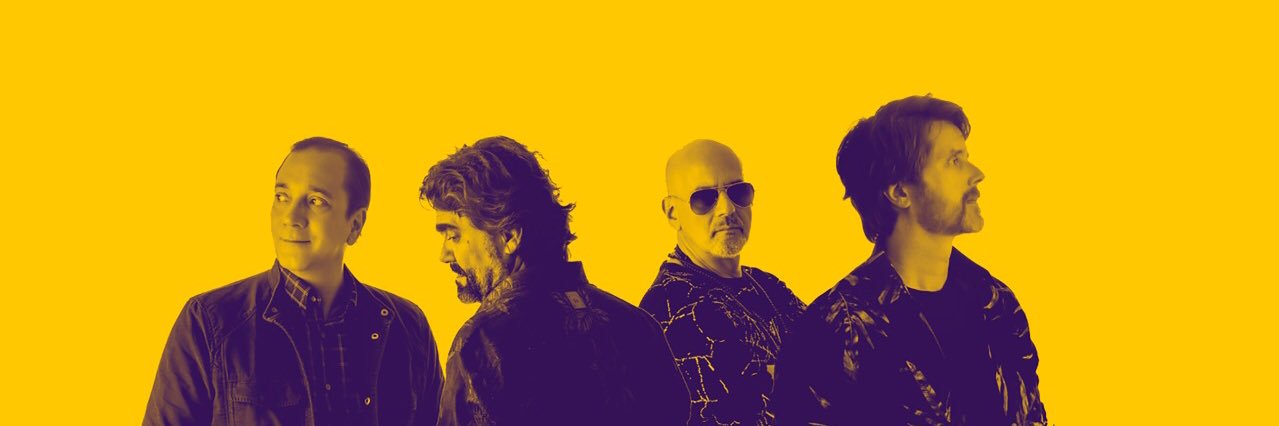 Biquini Cavadão banner