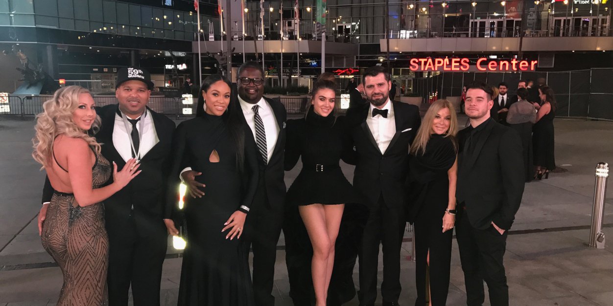 Vickie Giannos ☮️ banner