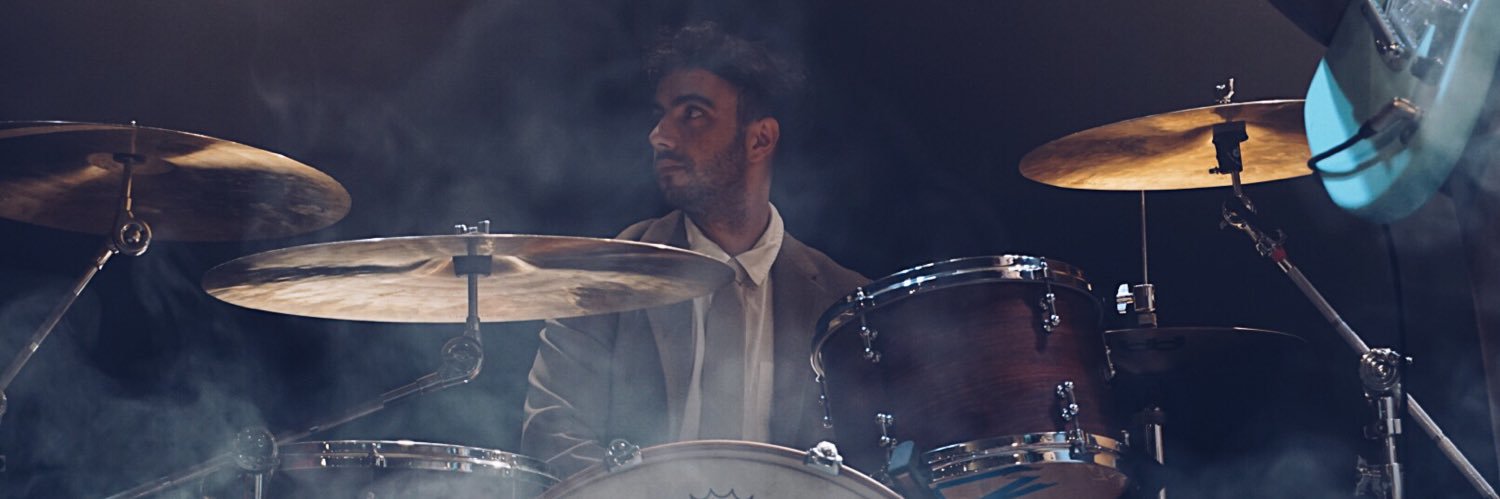 アレックス 🕴🏼 banner